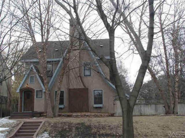 Historic Twin Tudors Inn Sioux Falls Exterior photo